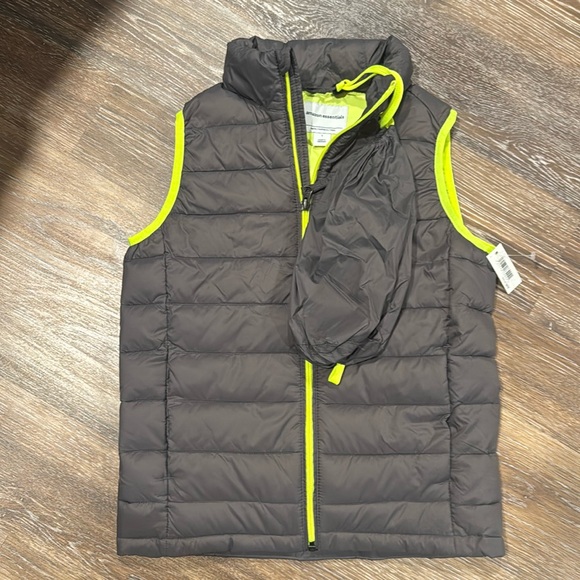 NWT Boys puffer vest - Picture 1 of 1